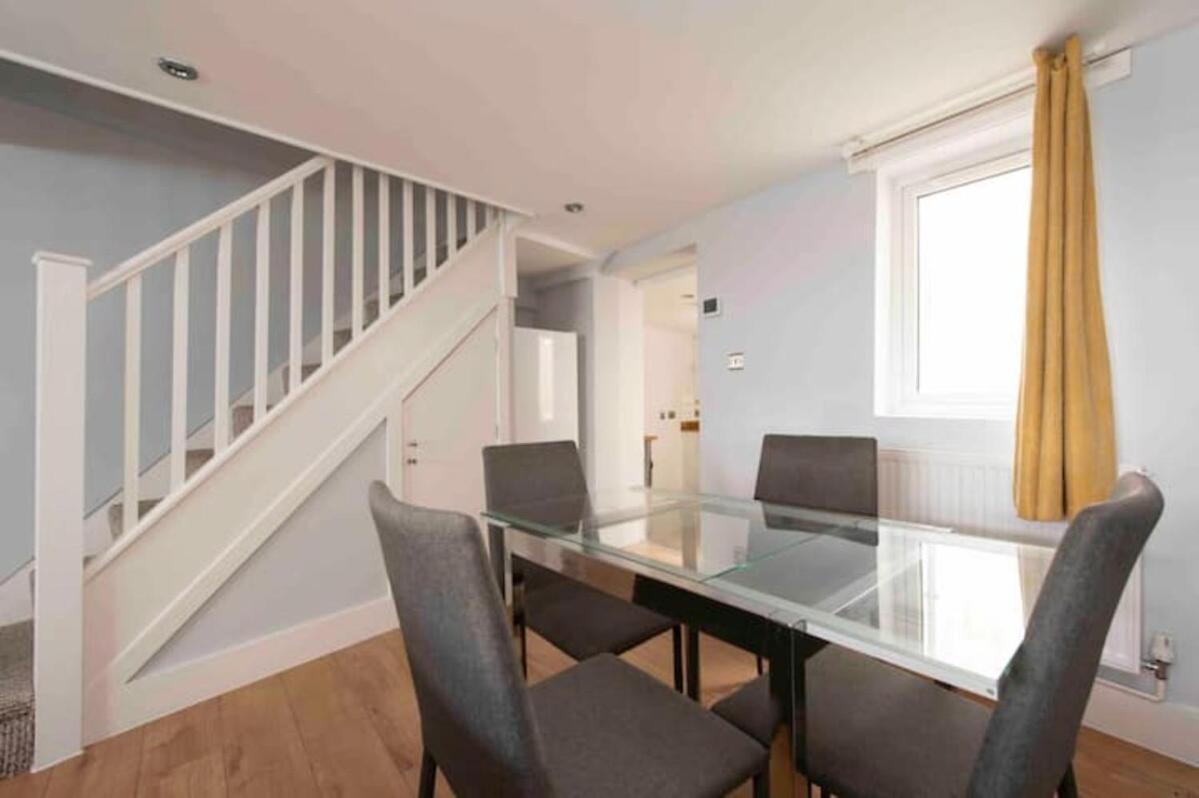 2 Bed House In Woolwich Apartamento Londres