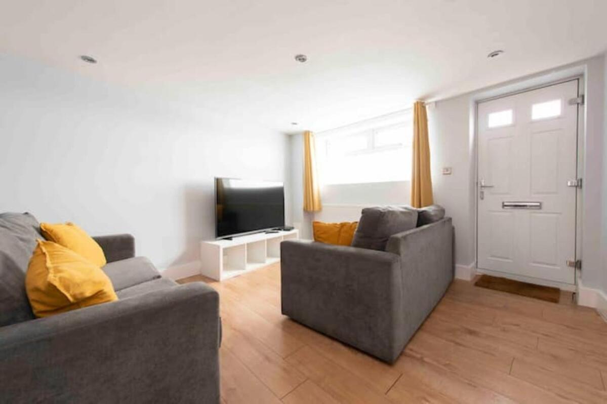 2 Bed House In Woolwich Apartamento Londres